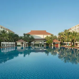 Resort Renaissance &