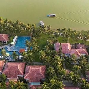 Resort Vinh Hung Riverside &